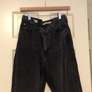 Levi's mom jean